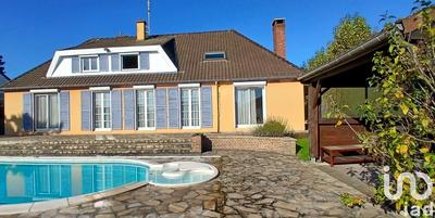 Maison - 230 m² - 8 pièces