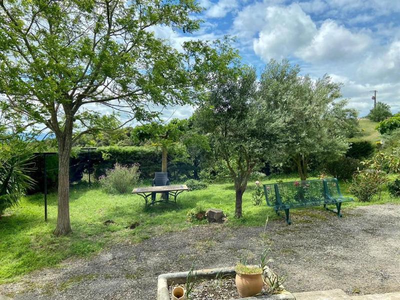 Propriété - 200 m² - 8 pièces