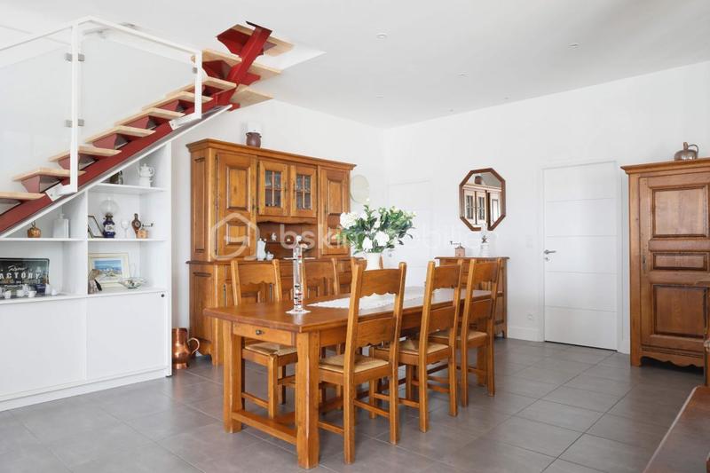 Maison - 168 m² - 7 pièces