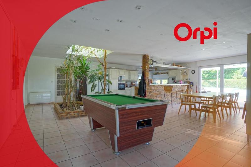 Maison - 220 m² - 6 pièces