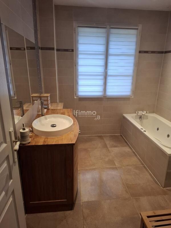 Maison - 177 m² - 9 pièces