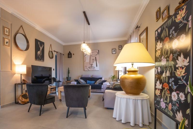 Maison - 220 m² - 7 pièces