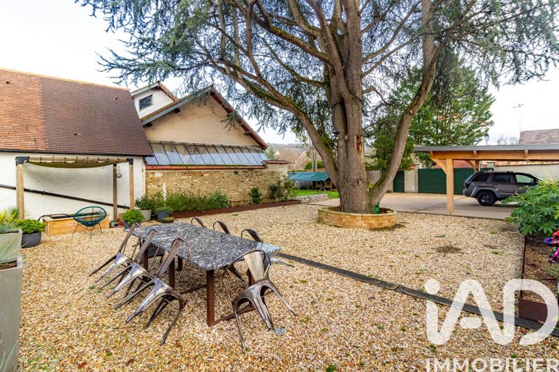 Maison - 233 m² - 7 pièces