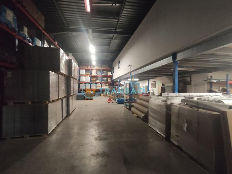 Entrepôt - 570 m²