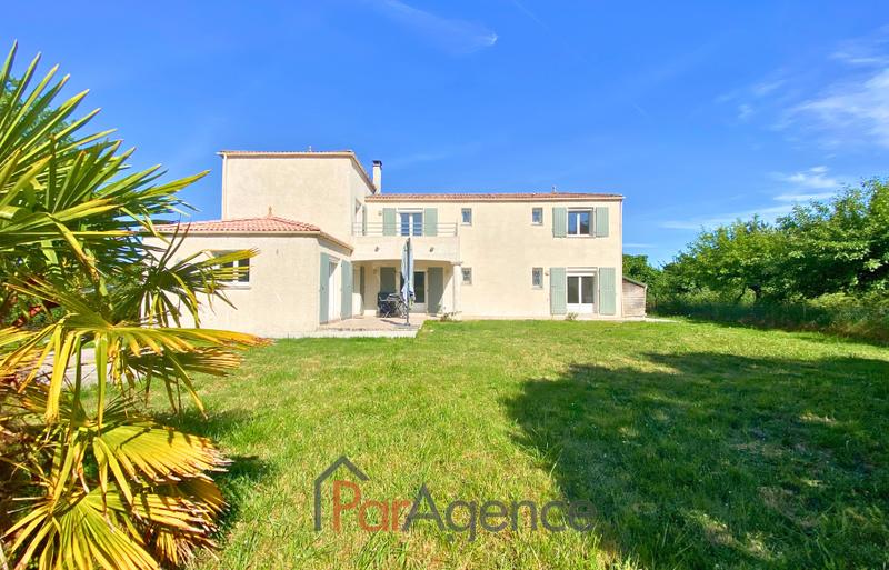 Maison - 175 m² - 6 pièces