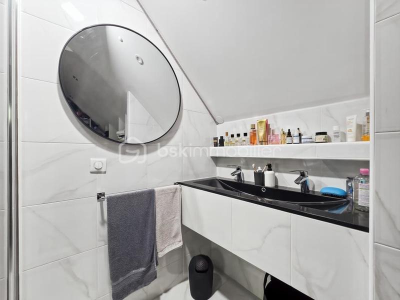 Pavillon - 150 m² - 6 pièces