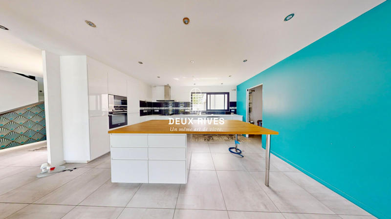 Maison contemporaine - 350 m² - 10 pièces