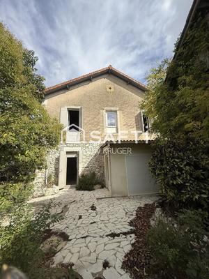 Maison - 257 m² - 8 pièces