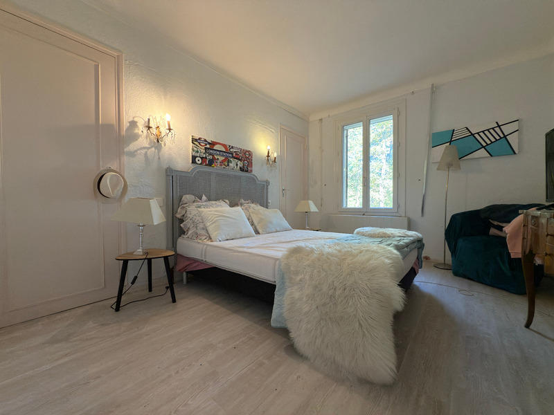 Maison - 243 m² - 9 pièces