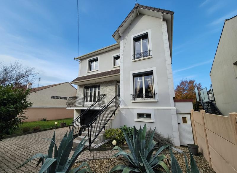 Maison - 96 m² - 5 pièces