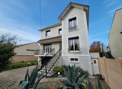 Maison - 96 m² - 5 pièces