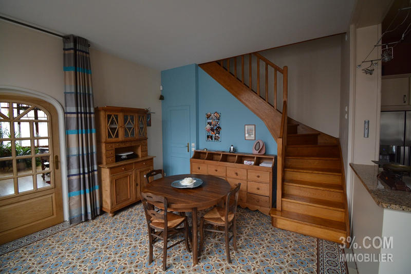 Maison - 260 m² - 7 pièces