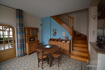 Maison - 260 m² - 7 pièces