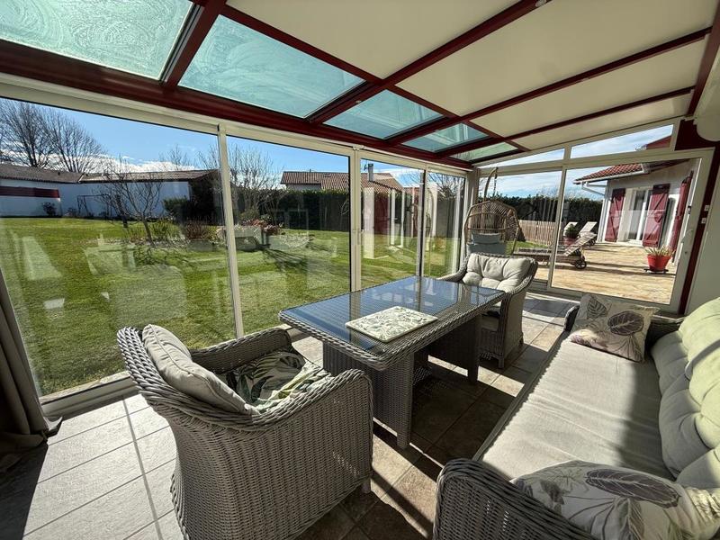 Villa - 275 m² - 9 pièces