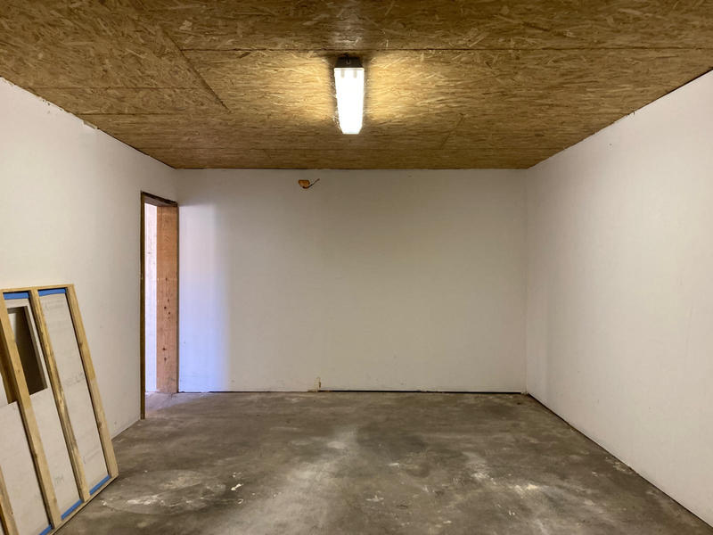 Parking / Garage - 58 m²