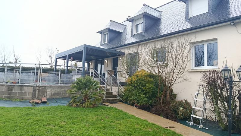 Maison traditionnelle - 160 m² - 8 pièces