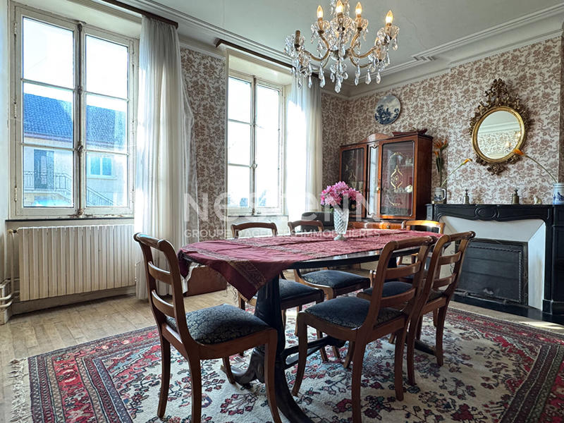 Maison - 259 m² - 10 pièces