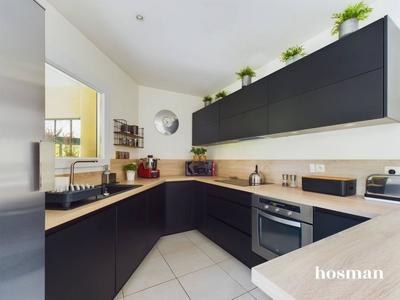 Maison - 204 m² - 8 pièces