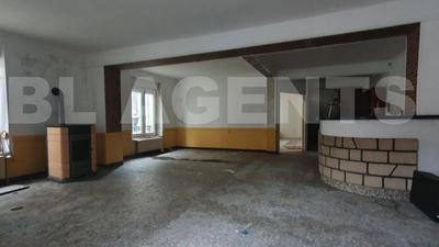 Maison - 250 m² - 8 pièces
