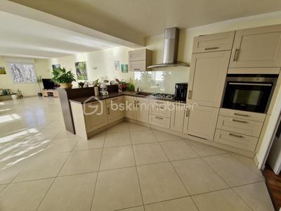 Maison de village - 240 m² - 9 pièces