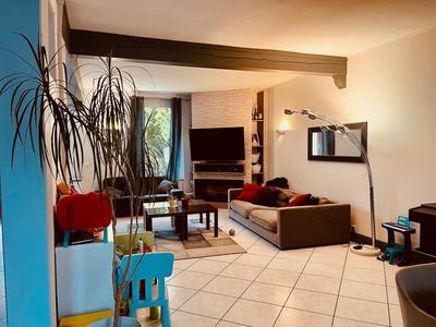 Maison - 180 m² - 8 pièces