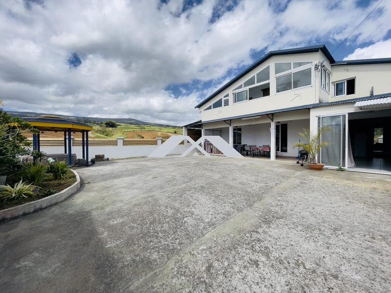 Maison - 230 m² - 7 pièces