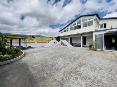 Maison - 230 m² - 7 pièces