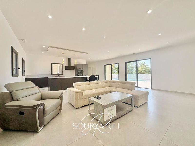 Maison - 150 m² - 5 pièces