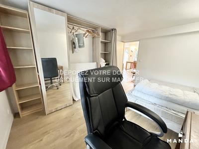 Chambre - 12 m² - 10 pièces