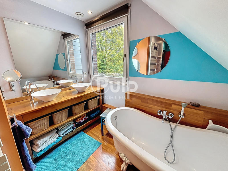 Villa - 196 m² - 6 pièces