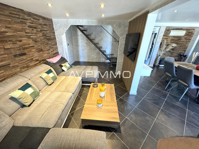 Duplex - 149 m² - 5 pièces