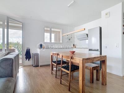 Appartement - 81 m² - 4 pièces