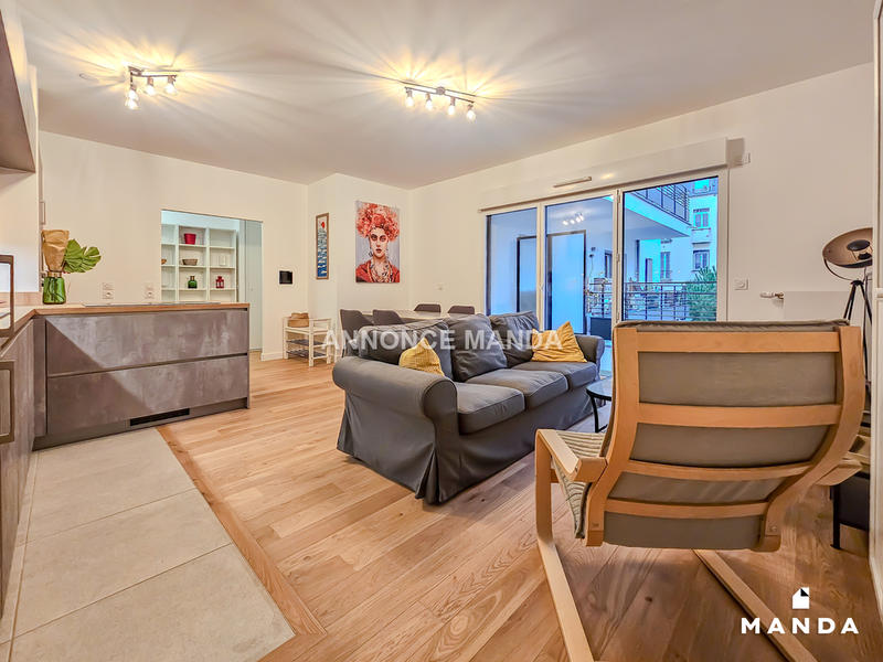 Chambre - 11 m² - 4 pièces