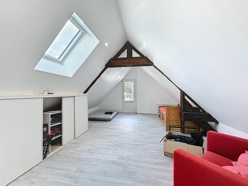 Maison - 240 m² - 9 pièces