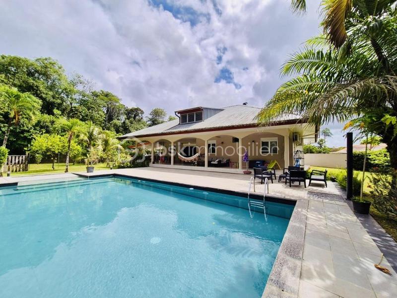 Villa - 200 m² - 4 pièces