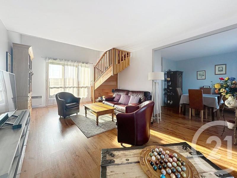 Appartement - 98 m² - 5 pièces