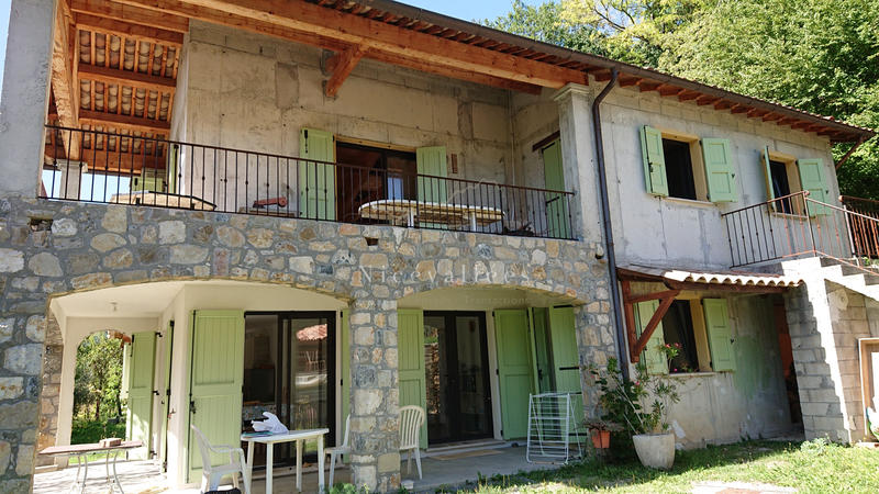 Maison - 153 m² - 2 pièces