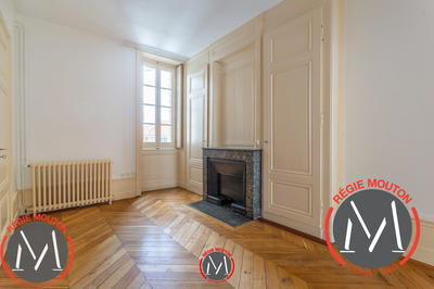 Appartement - 233 m² - 7 pièces