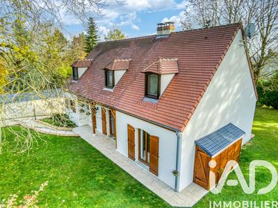 Maison - 162 m² - 8 pièces