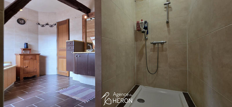 Maison - 217 m² - 6 pièces