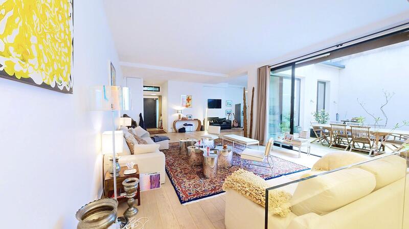 Maison contemporaine - 218 m² - 7 pièces