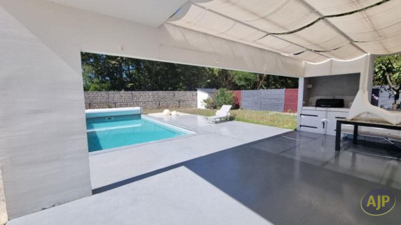 Maison - 140 m² - 5 pièces