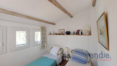 Maison - 198 m² - 8 pièces