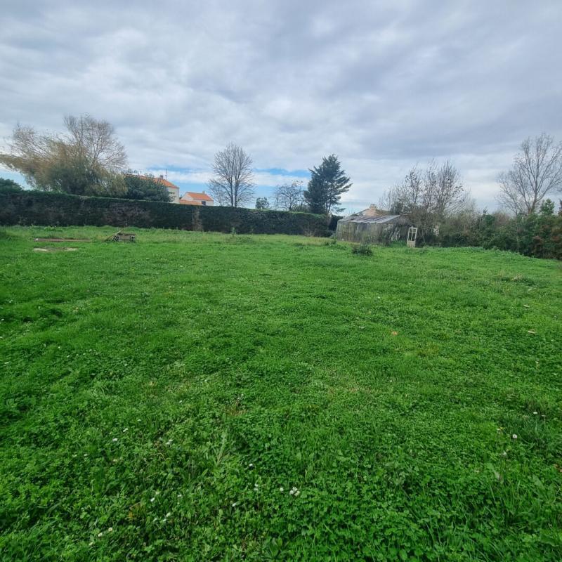 Terrain constructible - 847 m²