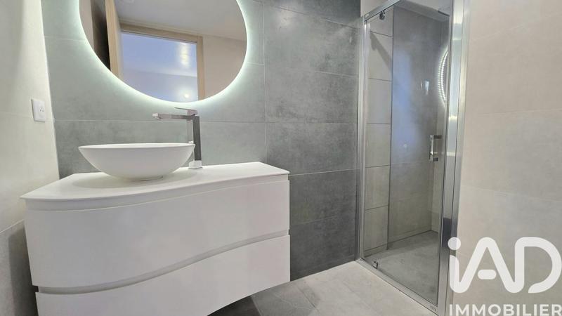 Appartement - 100 m² - 5 pièces