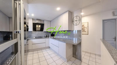 Maison - 171 m² - 6 pièces