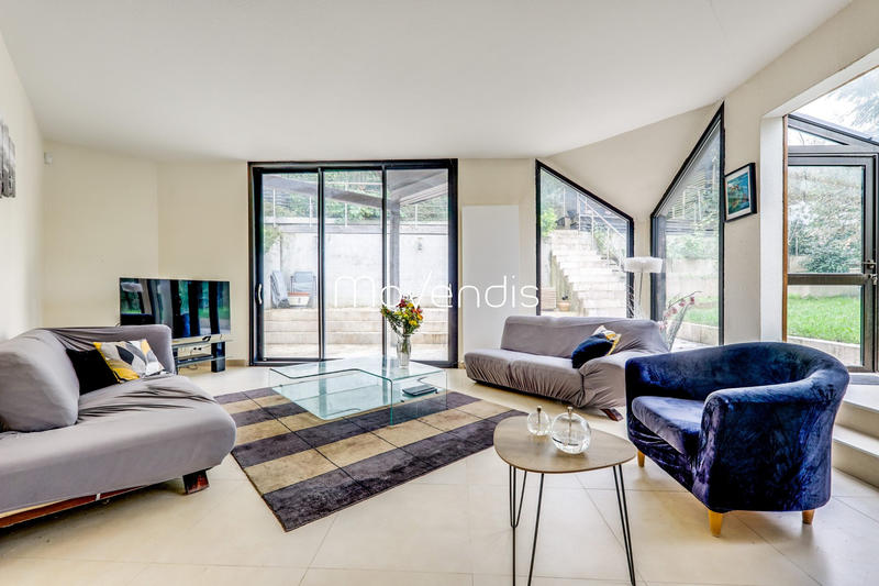 Maison contemporaine - 141 m² - 7 pièces