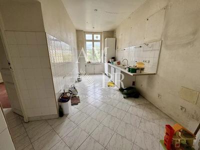 Appartement - 174 m² - 6 pièces