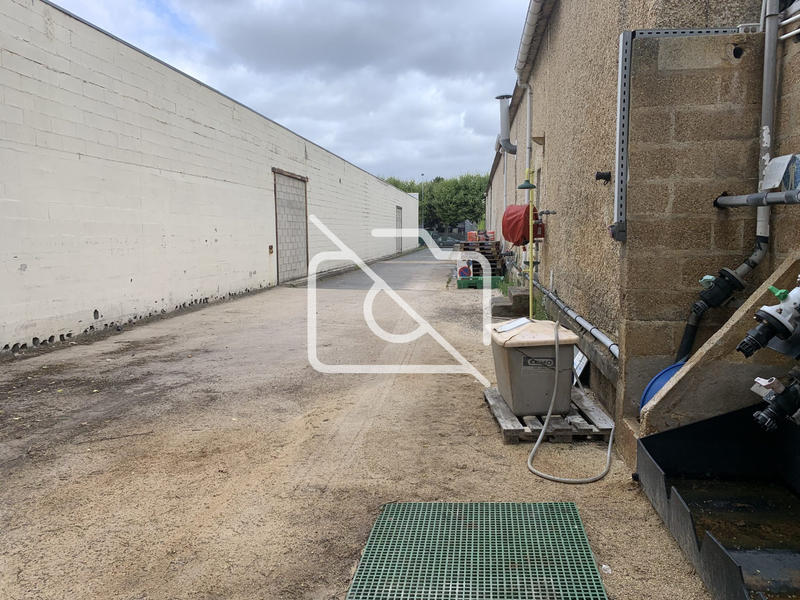 Entrepôt - 2 173 m²