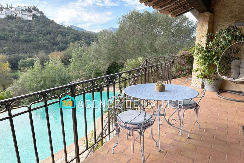 Maison - 210 m² - 6 pièces